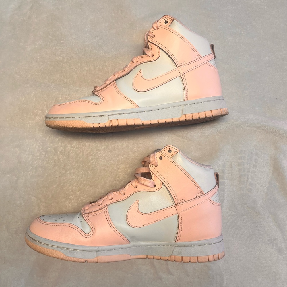 Women’s Nike high top sneakers